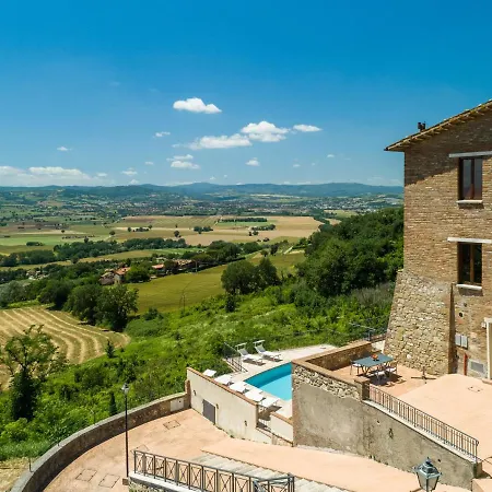 Holiday House With Pool And Fantastic Views
